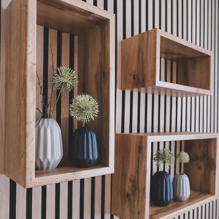 Apartment Alt *